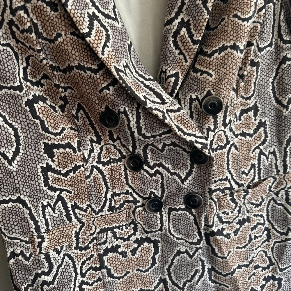 CAbi Tan Snake Pattern Double Breasted Stretch Blazer 14 - Picture 5 of 14
